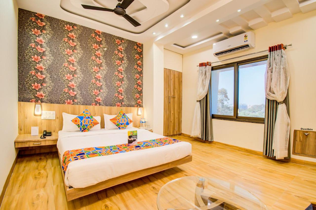 Fabhotel Prime Om Epic Vijay Nagar Индор Екстериор снимка