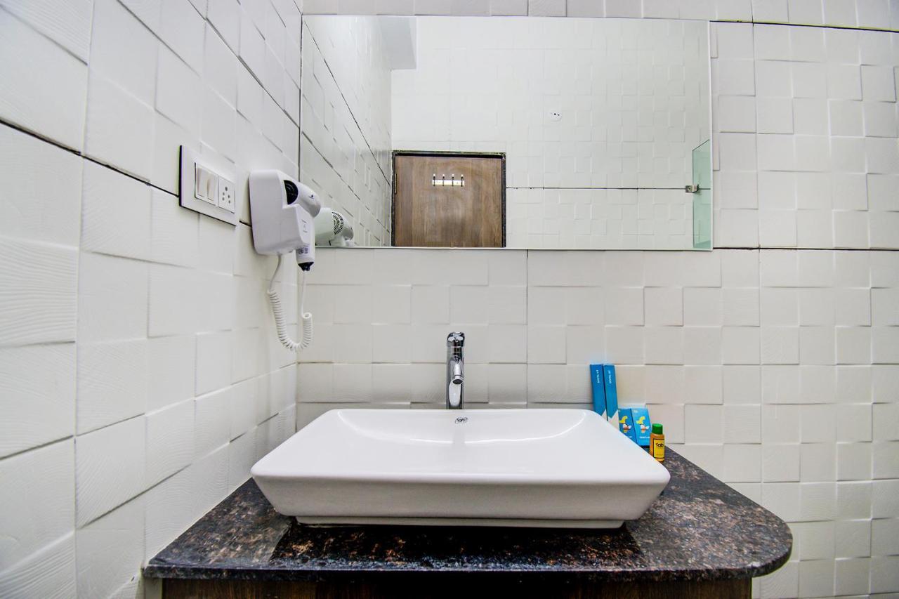 Fabhotel Prime Om Epic Vijay Nagar Индор Екстериор снимка